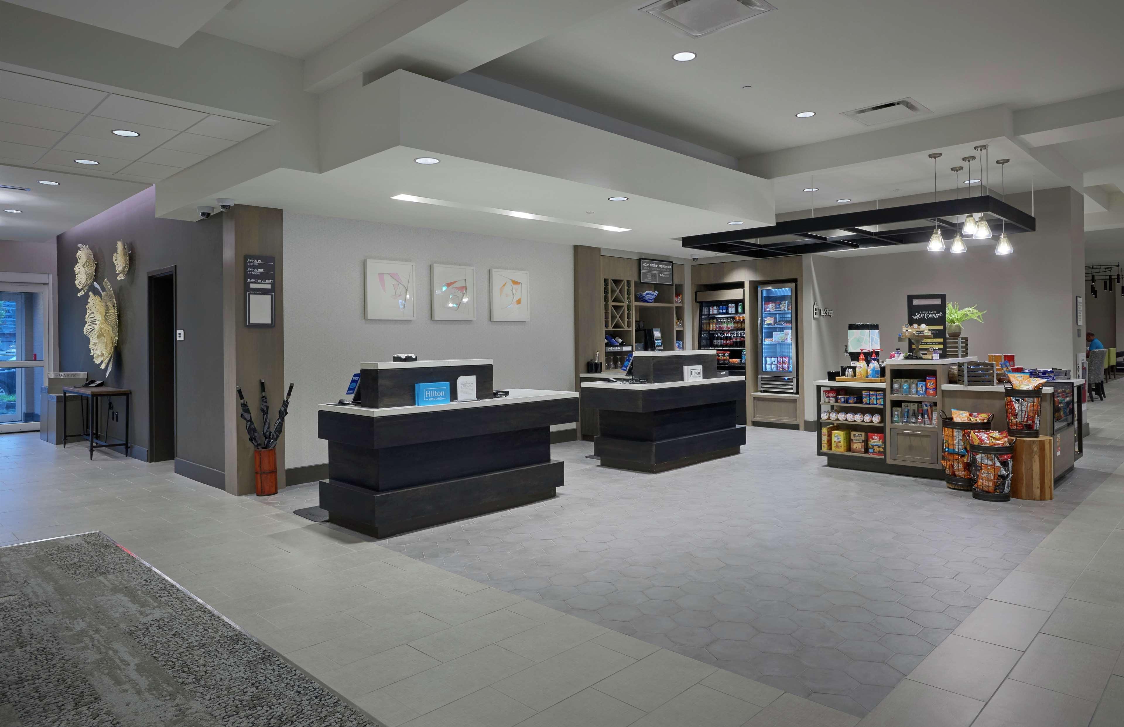 Hilton Garden Inn Corning Downtown Экстерьер фото