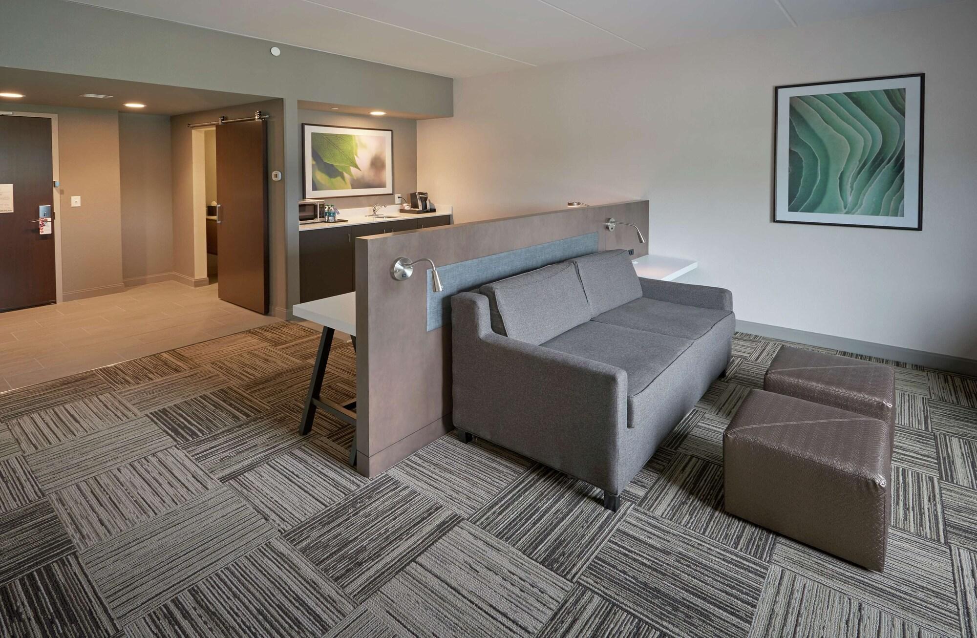 Hilton Garden Inn Corning Downtown Экстерьер фото