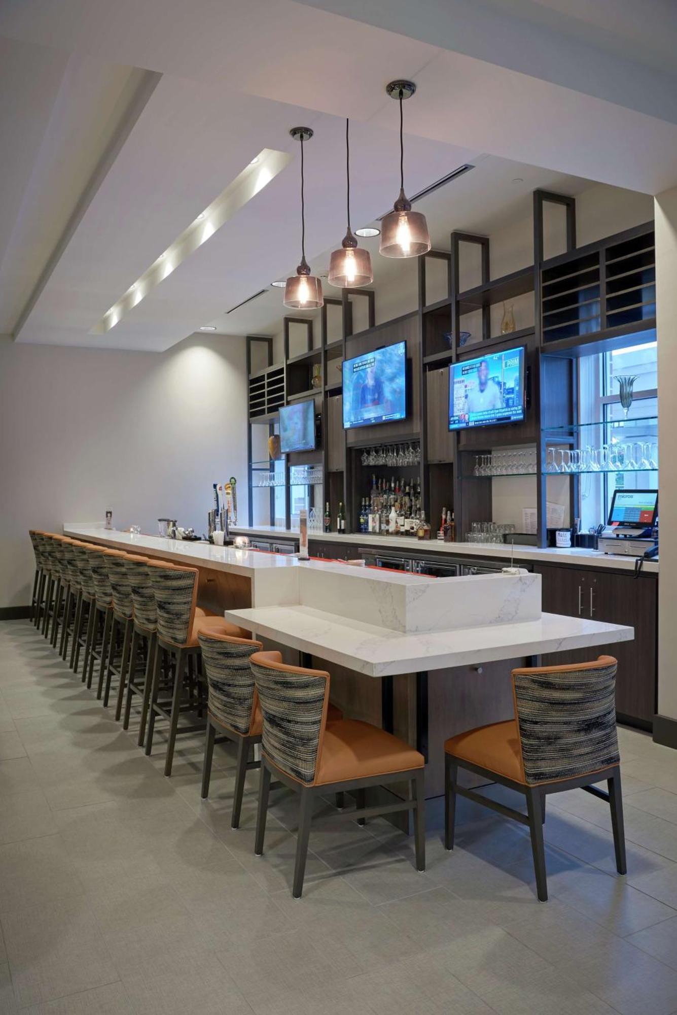 Hilton Garden Inn Corning Downtown Экстерьер фото