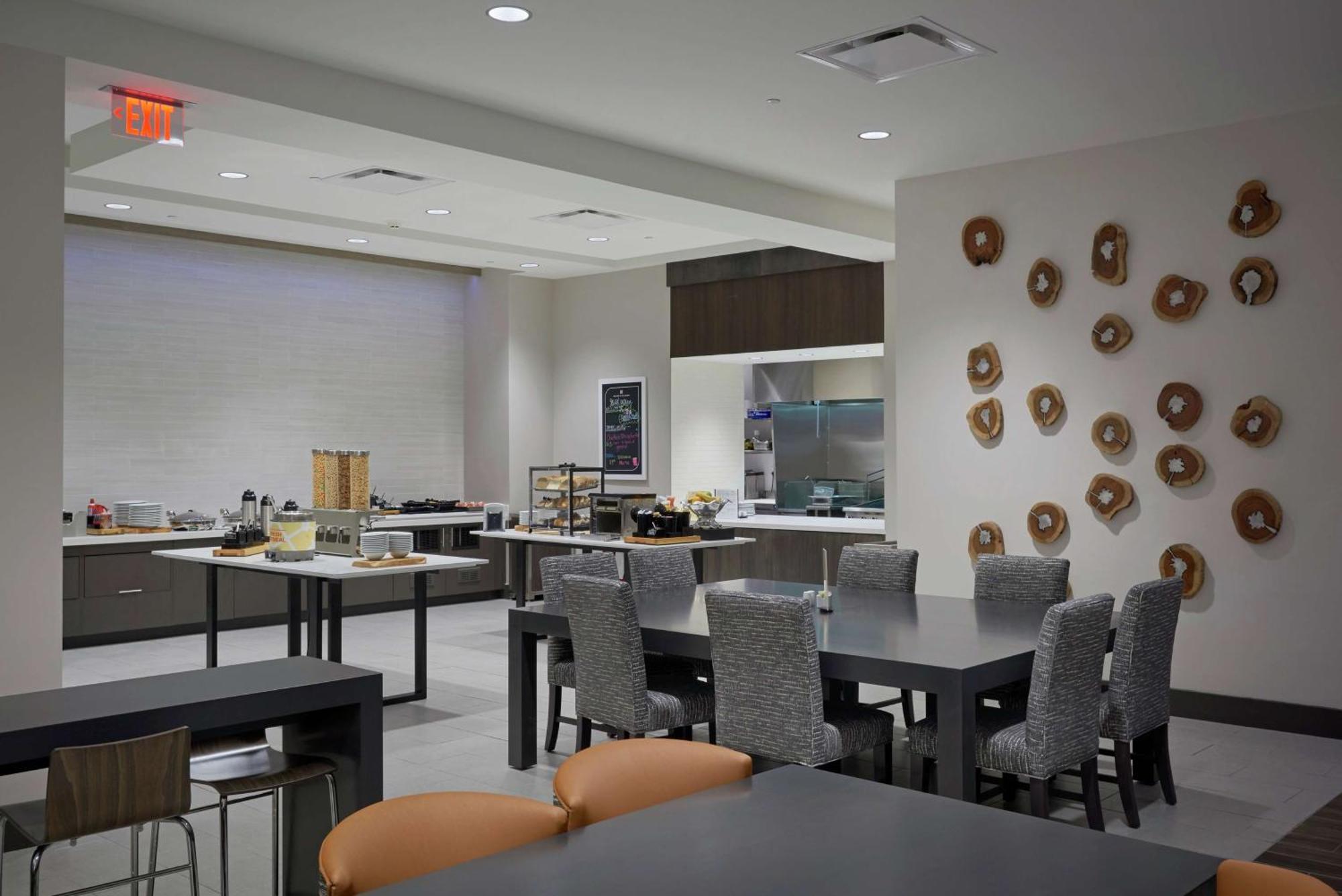 Hilton Garden Inn Corning Downtown Экстерьер фото