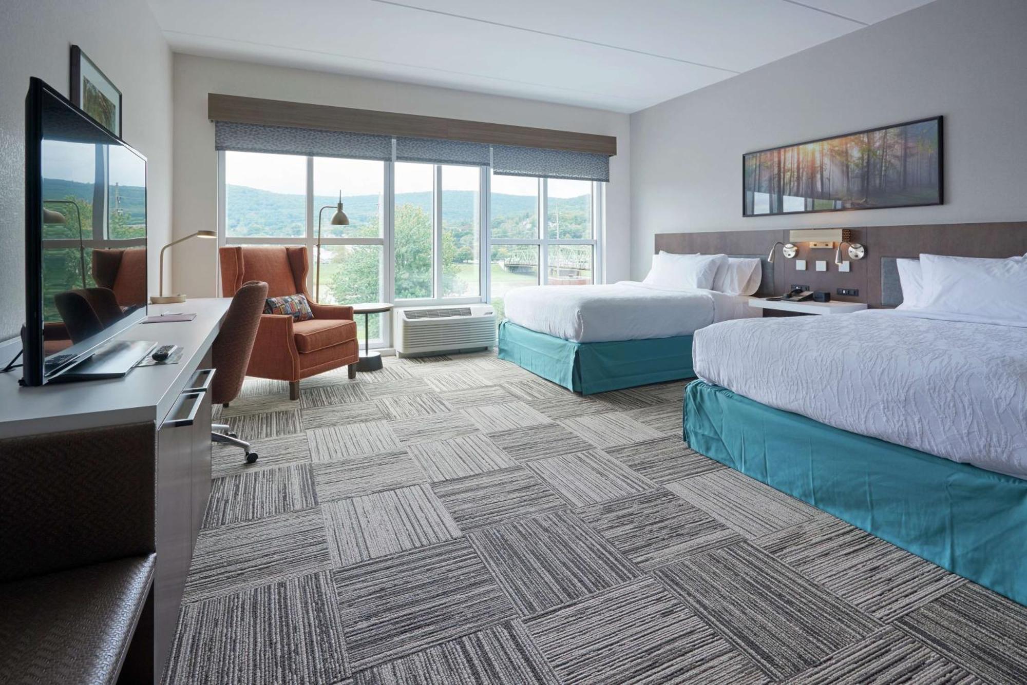 Hilton Garden Inn Corning Downtown Экстерьер фото